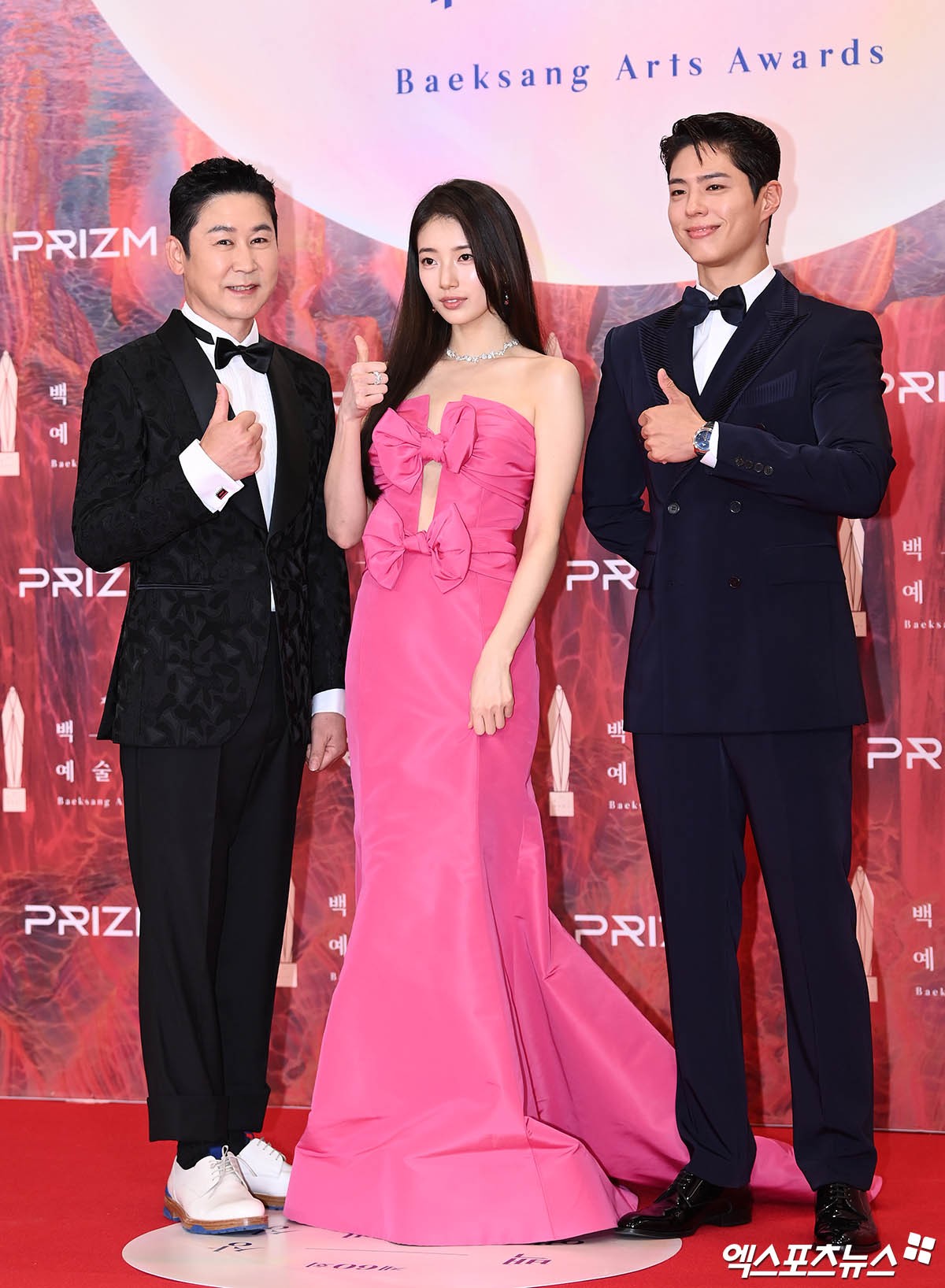 View -             Thảm đỏ Baeksang Arts Awards 2024: Lim Ji Yeon - Krystal khoe vòng eo con kiến, Kim Soo Hyun - Park Bo Gum cực cuốn hút    