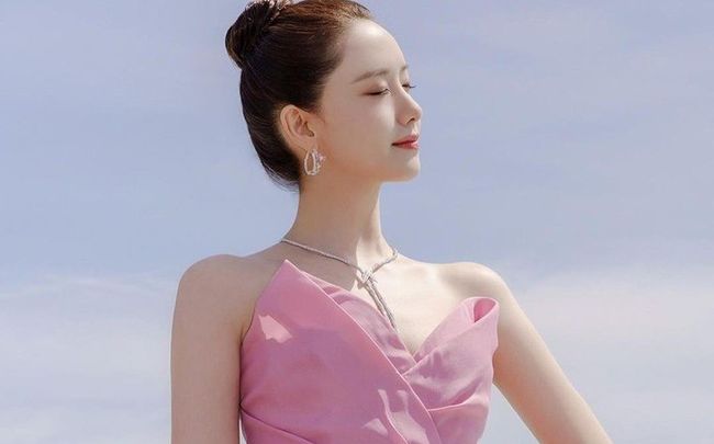 View -             Lý do YoonA bị nhân viên LHP Cannes chỉ trích    