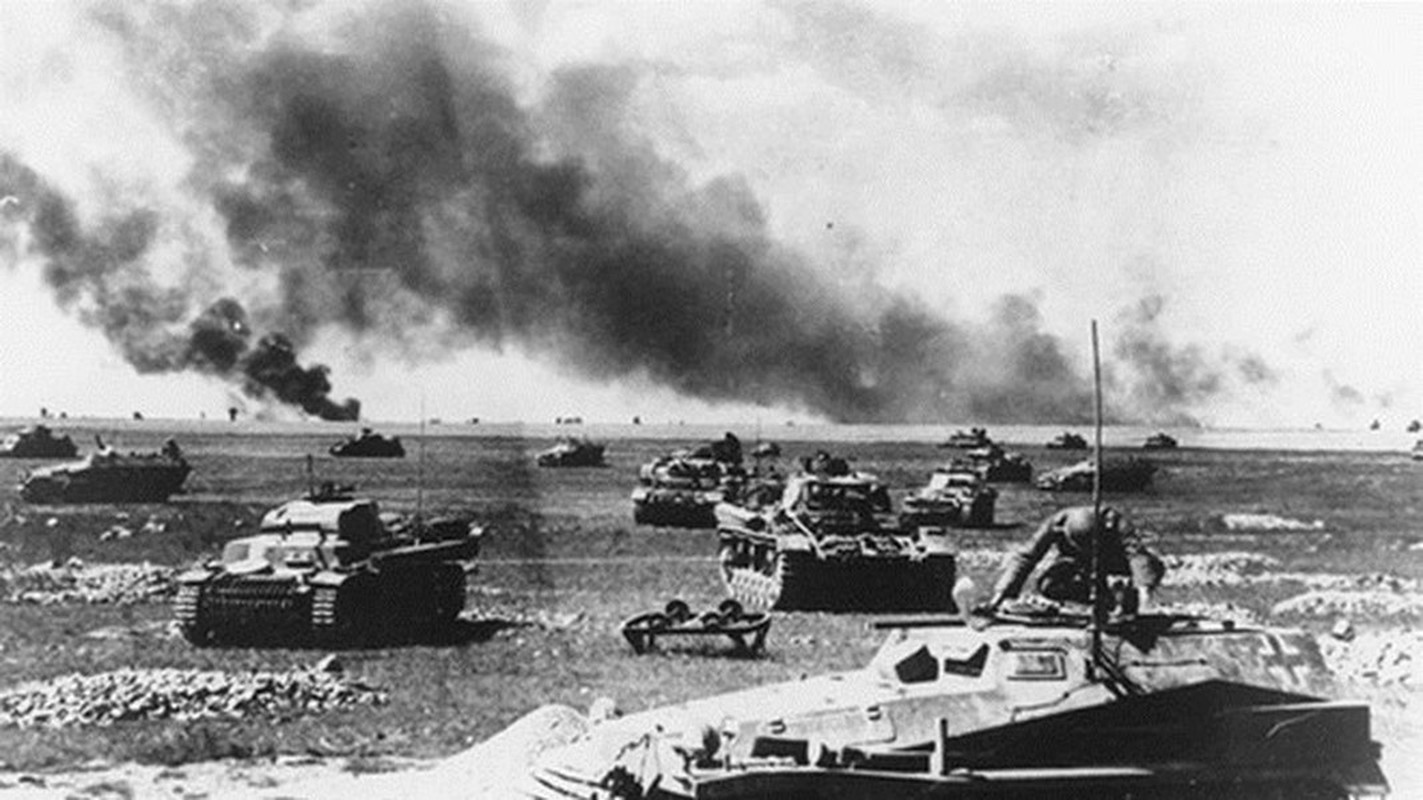 View -             Người lính Liên Xô lập kỷ lục tiêu diệt xe tăng Đức quốc xã    