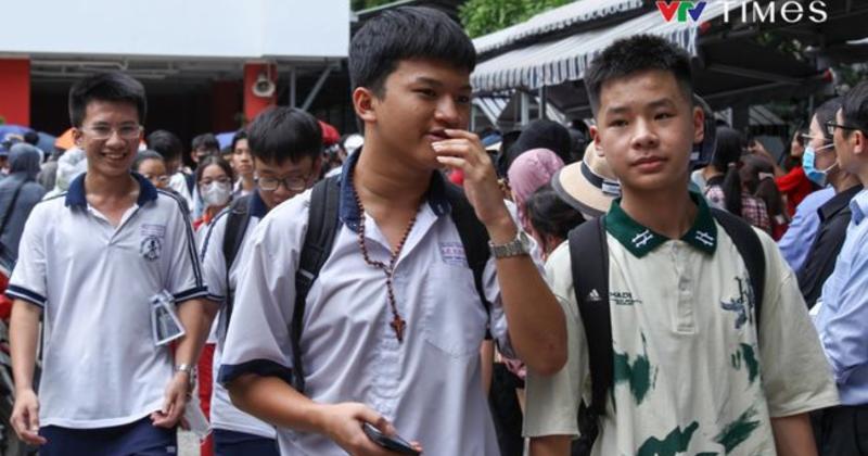 View -             Thí sinh dự kiến đạt 7 - 8 điểm mỗi môn thi đầu tiên vào Trường Phổ thông Năng khiếu tại TP Hồ Chí Minh    