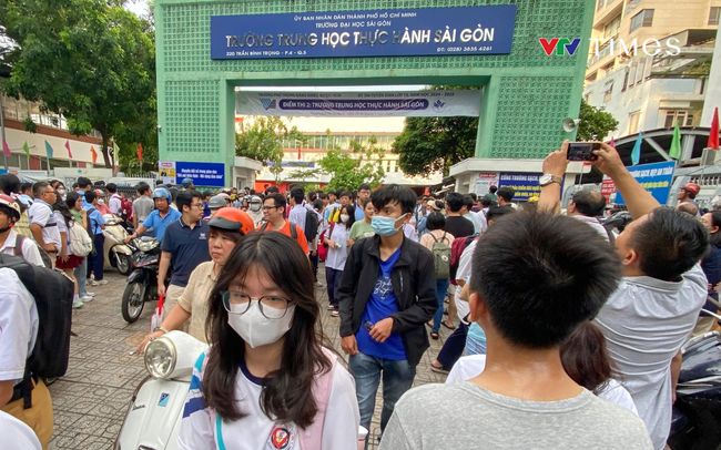 View -             Kết thúc kỳ thi vào lớp 10 Trường Phổ thông Năng khiếu TP Hồ Chí Minh    