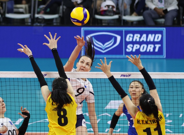 View -             Đánh bại Kazakhstan, tuyển nữ Việt Nam bảo vệ ngôi hậu AVC Challenge Cup    