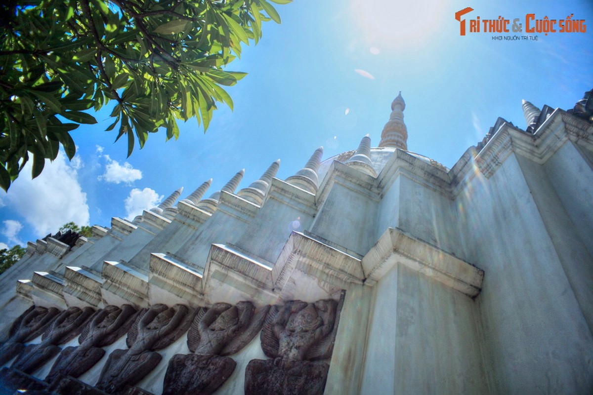 Ngắm tòa bảo tháp Phật giáo Miến Điện tuyệt đẹp giữa lòng xứ Huế