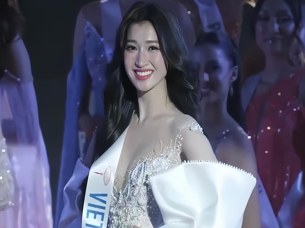 View -             Cuộc sống của Phương Nhi sau khi đoạt giải á hậu Miss World Vietnam    