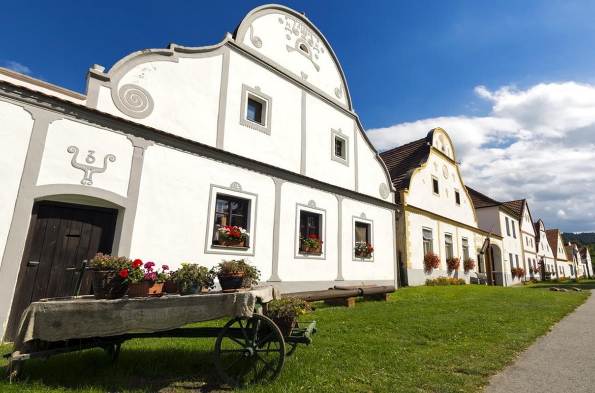 Kiến trúc độc đáo của làng cổ phong cách Bohemia đẹp nhất châu Âu