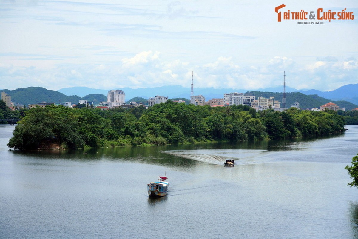 View -             Phong thủy Kinh thành Huế qua góc nhìn của thành viên hoàng tộc Nguyễn    