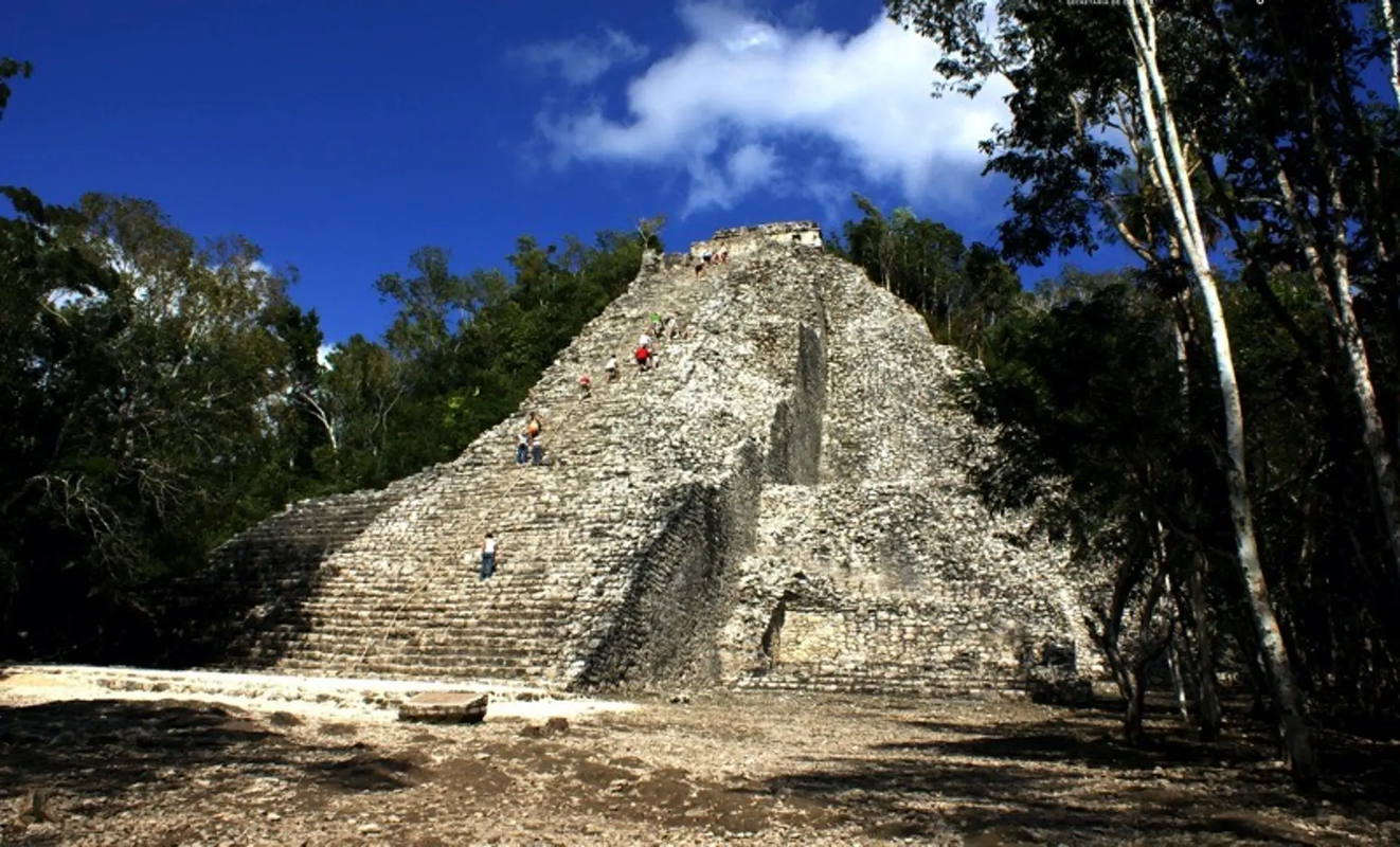 View -             Phát hiện văn tự cổ chứa manh mối về nữ hoàng Maya quyền lực    