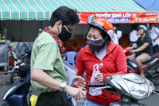 View -             Thi lớp 10 TP Hồ Chí Minh: Hơn 98.600 học sinh bước vào môn thi đầu tiên    