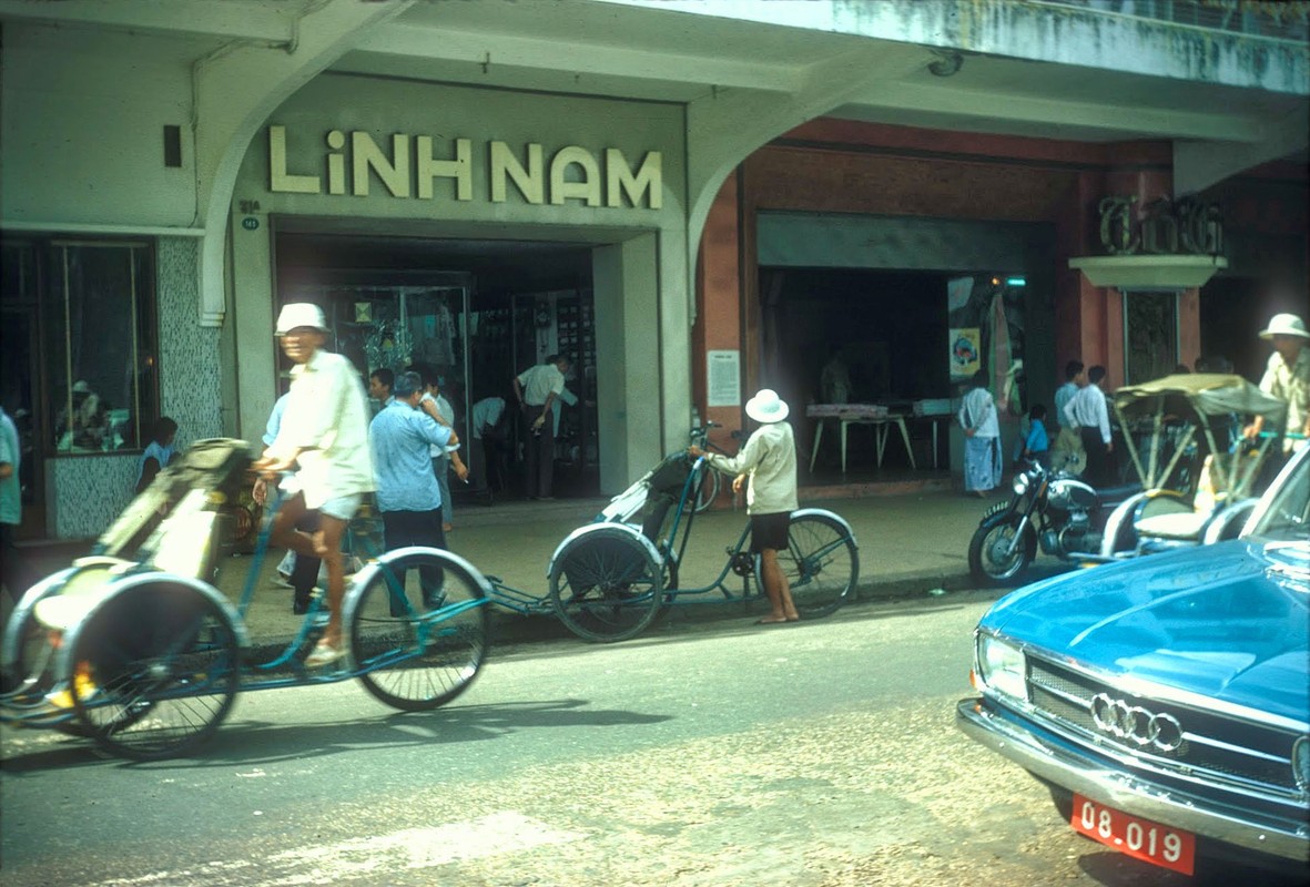 View -             Loạt ảnh để đời về đại lộ Lê Lợi ở Sài Gòn xưa    