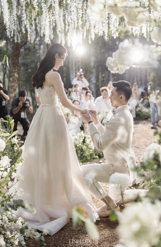 View -             Midu 'gây sốt' với bộ ảnh cưới đẹp ngọt ngào tại Đà Lạt    