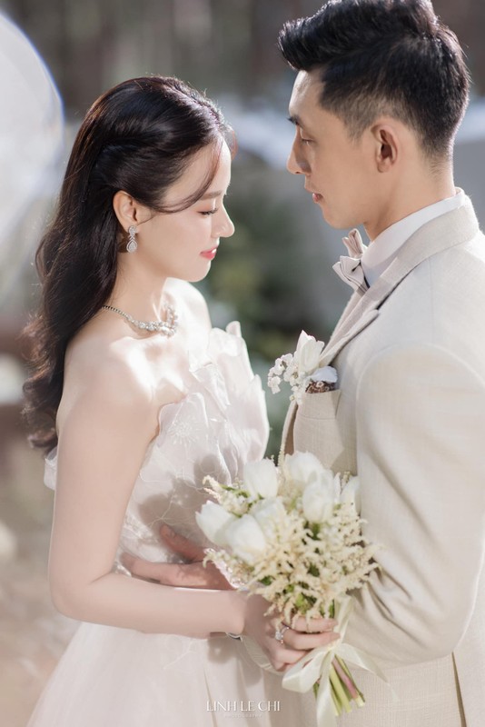             Midu 'gây sốt' với bộ ảnh cưới đẹp ngọt ngào tại Đà Lạt    