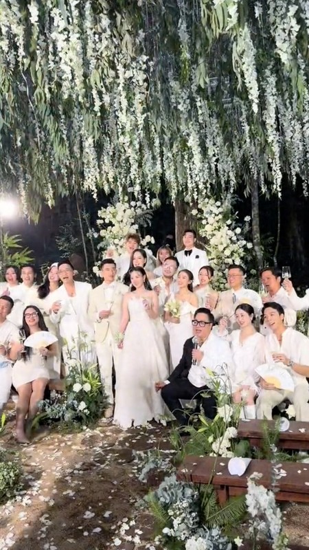 View -             Netizen trầm trồ khung cảnh tiệc đám cưới riêng tư của Midu tại Đà Lạt    