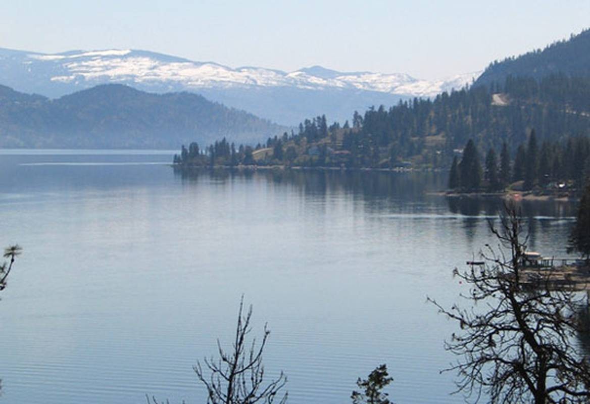 View -             Bí ẩn trăm năm về quái vật Ogopogo ở hồ Okanagan    