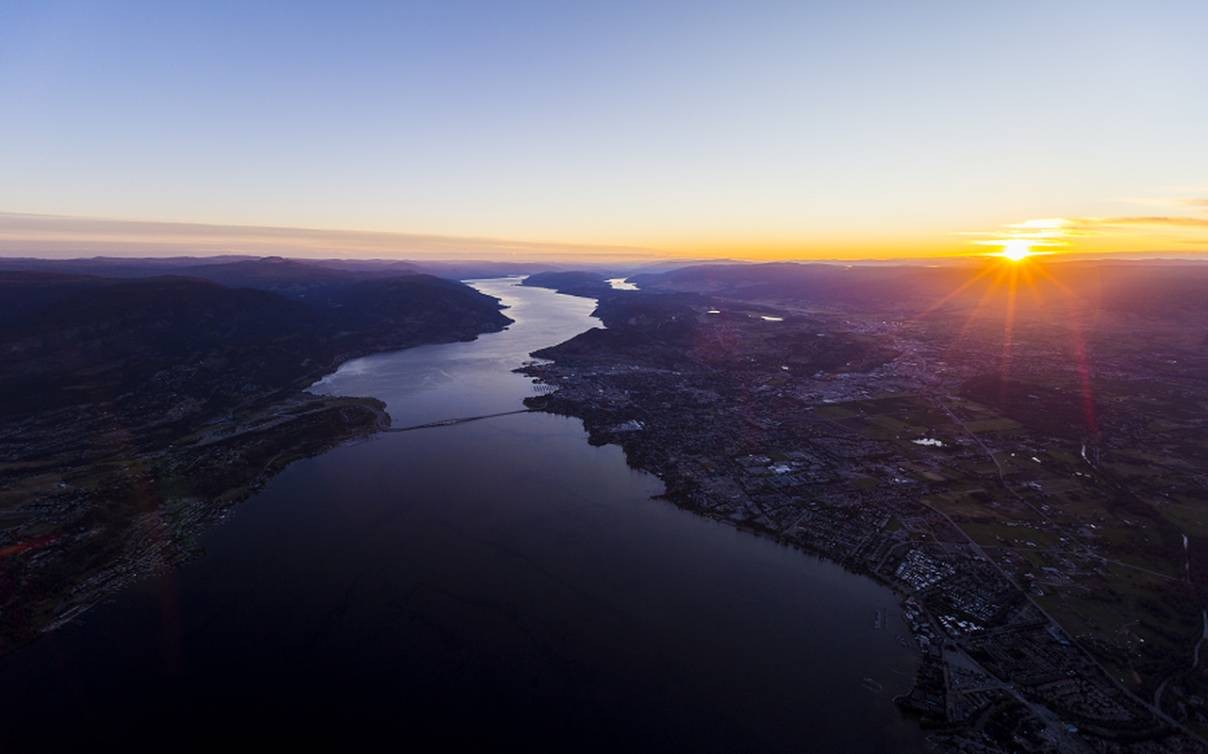 View -             Bí ẩn trăm năm về quái vật Ogopogo ở hồ Okanagan    