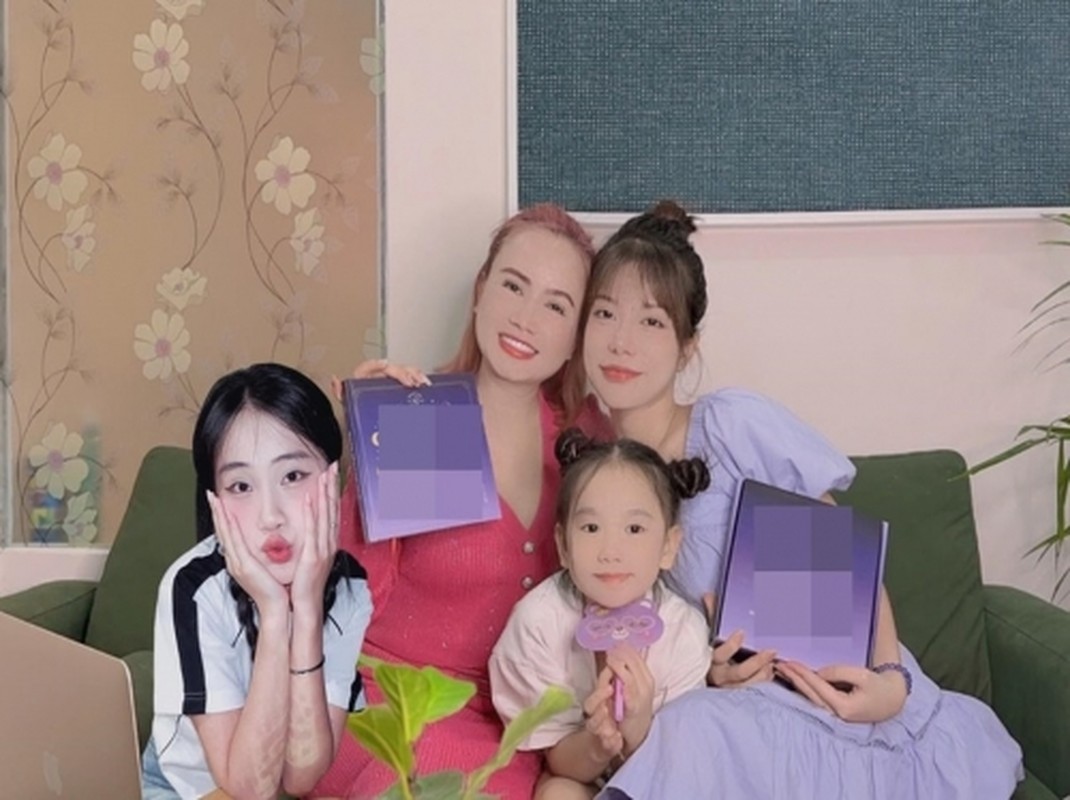             3 con gái của diễn viên Hoàng Yến nhan sắc xinh như hoa    