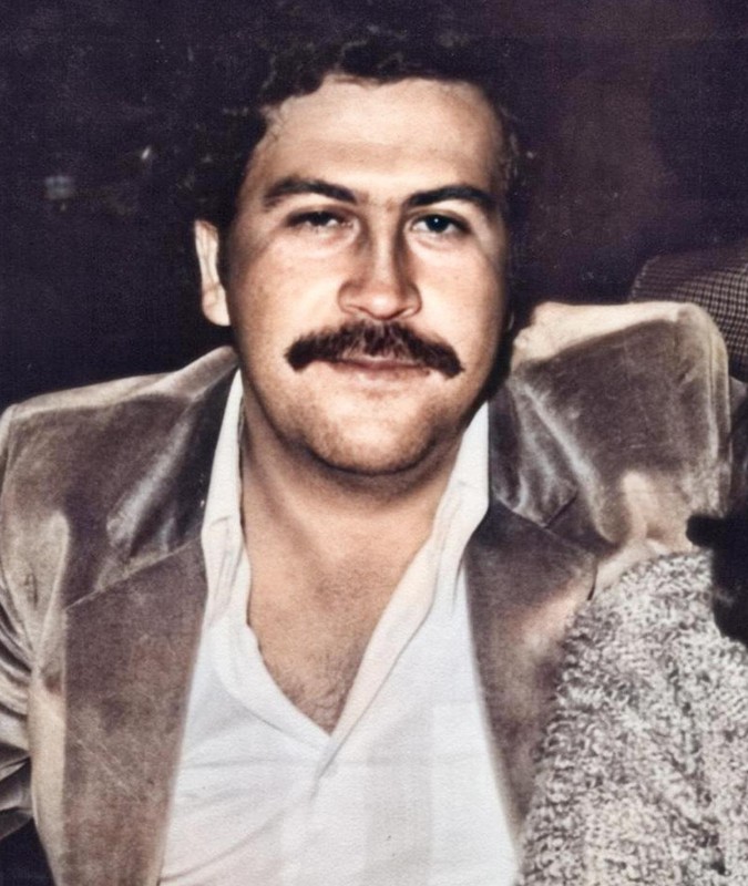 View -             Sự thật kinh hoàng về 'ông hoàng cocaine' Pablo Escobar    