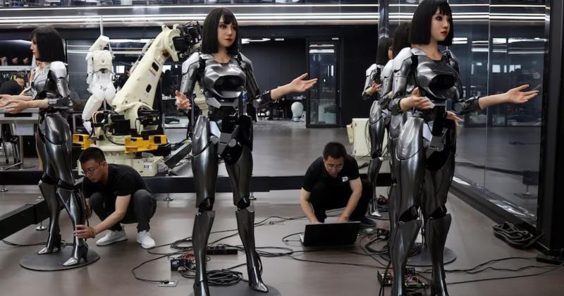 View -             Đột nhập nhà máy sản xuất robot giống hệt người thật ở Trung Quốc    