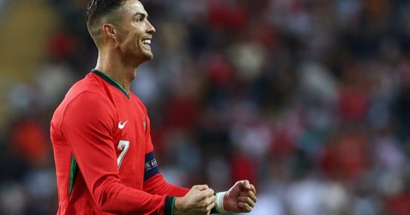             Ronaldo lập kỷ lục ghi bàn, Bồ Đào Nha thắng tưng bừng Ireland    