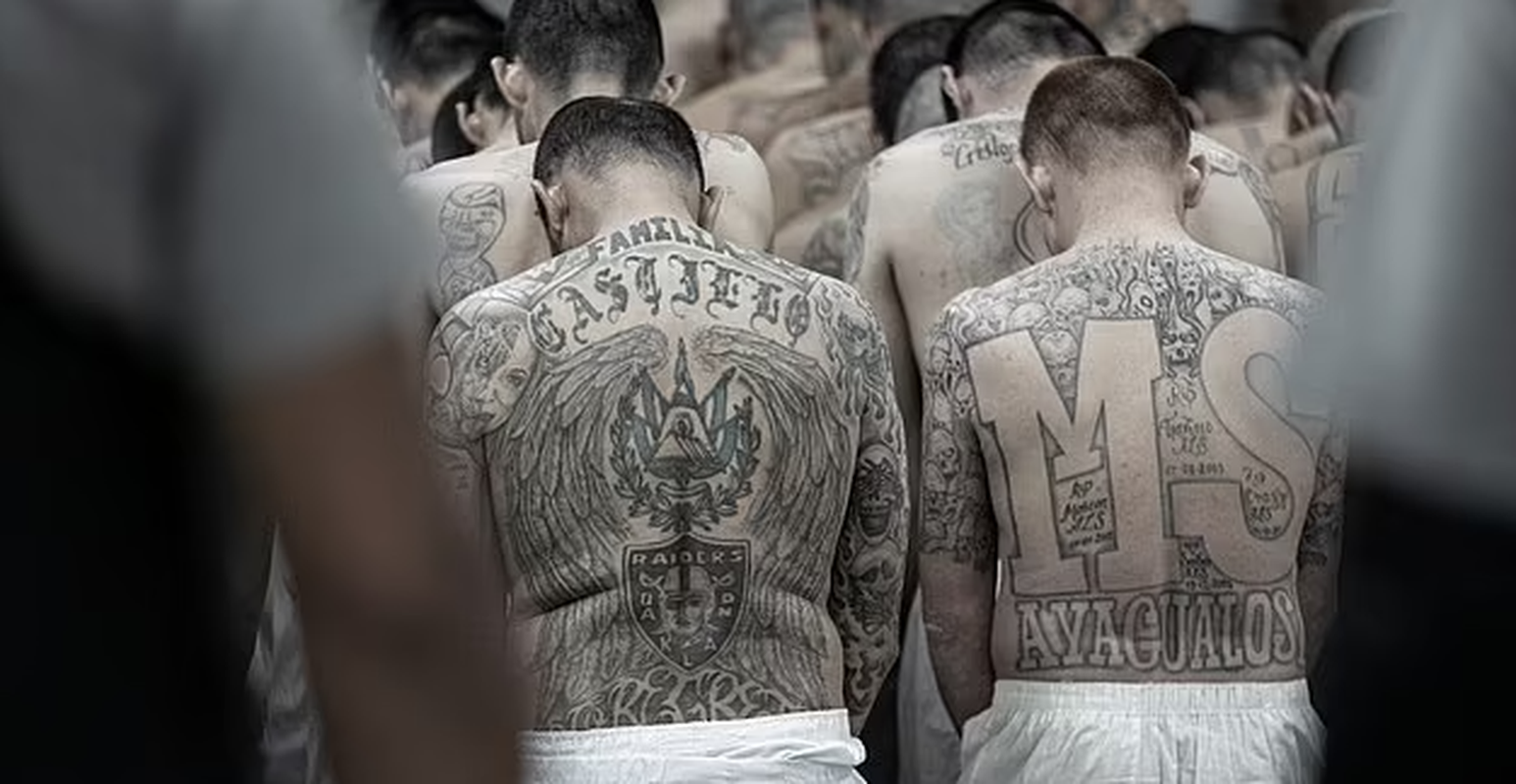 View -             Kinh hãi bên trong nhà tù 'địa ngục' ở El Salvador    