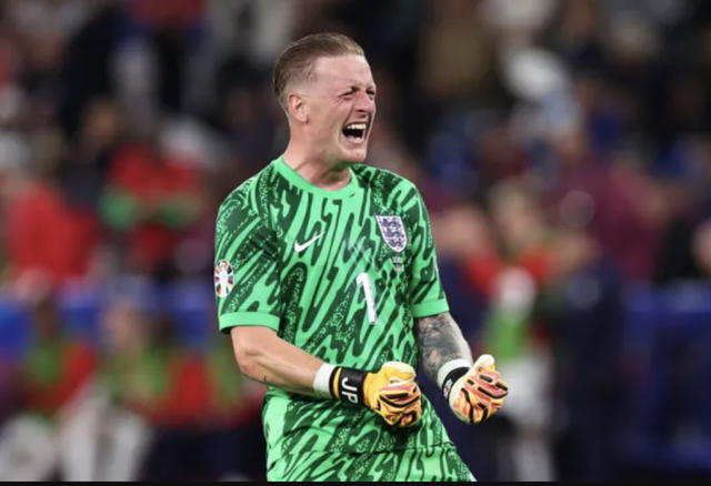             Euro 2024: Tuyển Anh thắng nhọc, thủ môn Pickford sánh ngang huyền thoại    