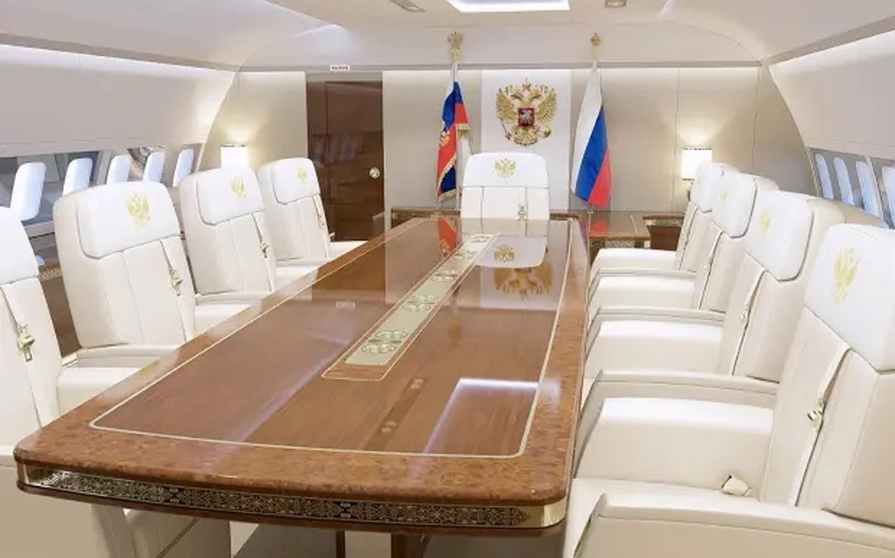 View -             Cận cảnh chuyên cơ chở Tổng thống Nga Putin công du nước ngoài    
