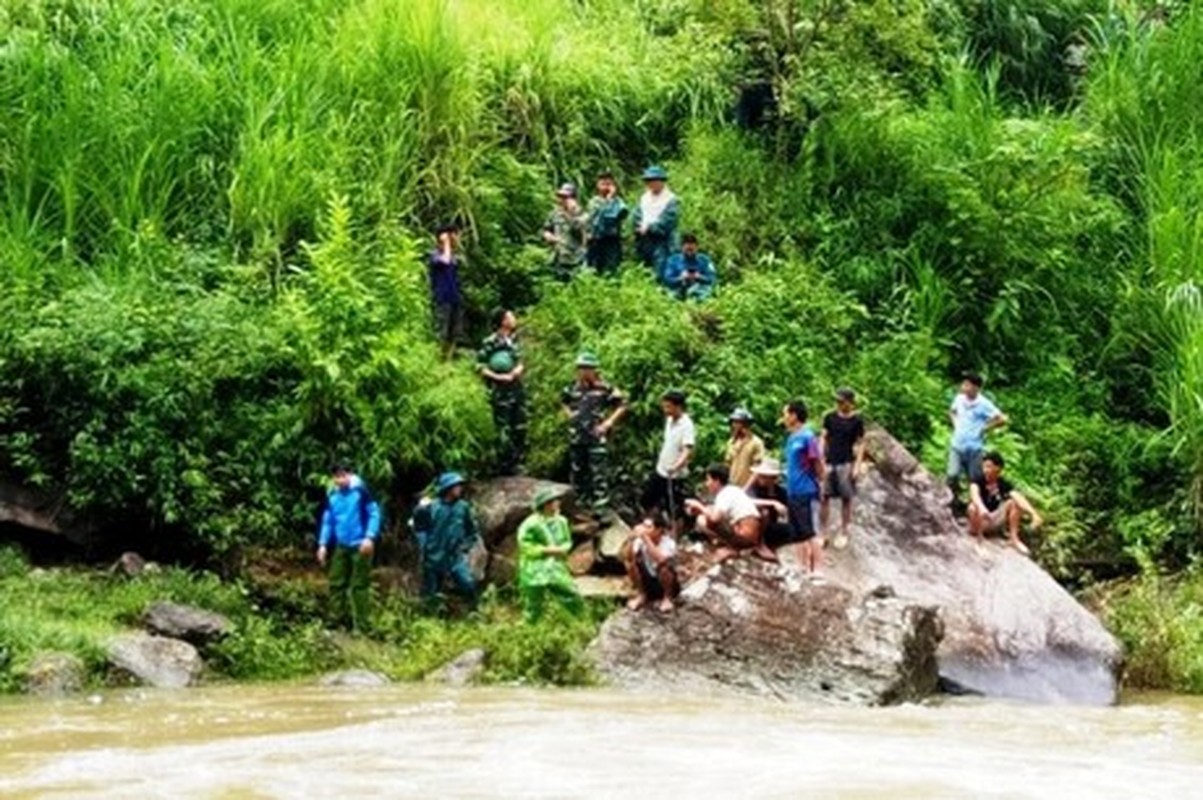 View -             Mâu thuẫn khi say rượu, chú rể giết cháu rồi phân xác phi tang    