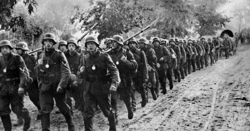             Trùm phát xít Hitler trang bị những 'thần dược' nào cho binh sĩ Đức?    