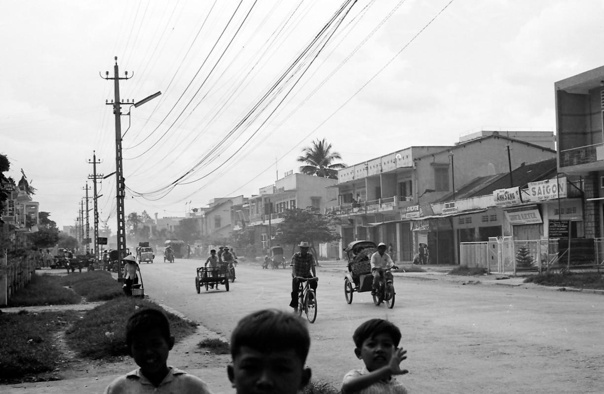             Hình ảnh cực quý về thị xã Vĩnh Long năm 1966-1967    