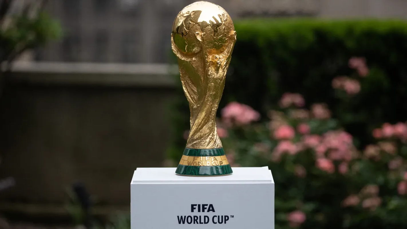 View -             Kiếp 'trầm luân' của chiếc cúp vàng World Cup đầu tiên    