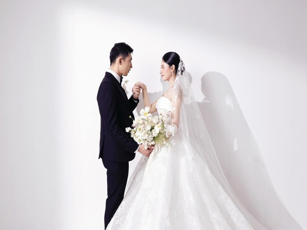 View -             Midu tung thêm ảnh cưới trước thềm hôn lễ với chồng trẻ    