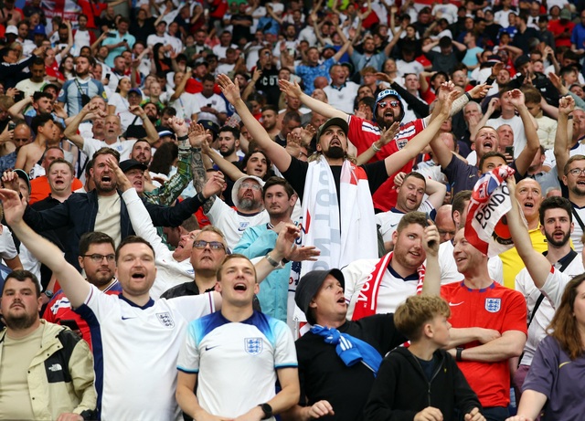             Euro 2024: Bellingham nhận mưa lời khen sau bàn thắng cứu rỗi bóng đá Anh    