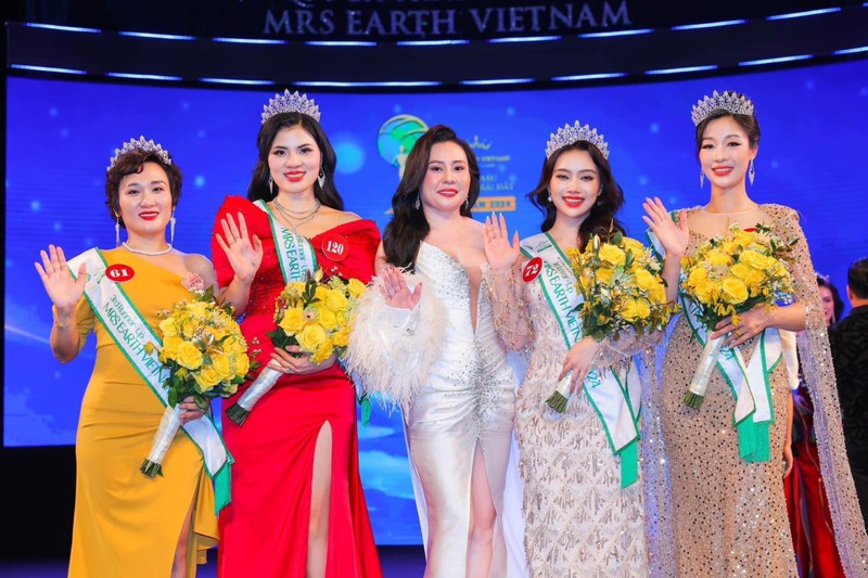             Người đẹp Phú Thọ lên ngôi á hậu Mrs Earth Vietnam 2024 là ai?    