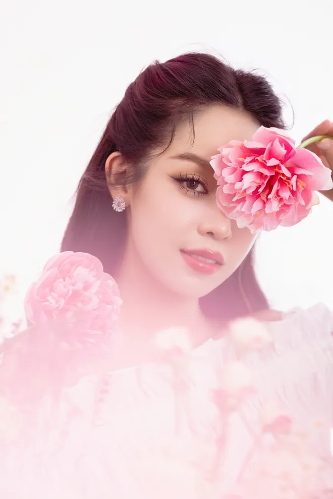 View -             Hoa hậu Thanh Thủy đón sinh nhật tuổi 22, sắp thi Miss International 2024    