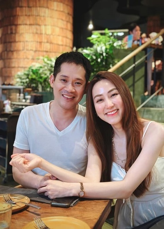 View -             Ngân Khánh hạnh phúc bên chồng doanh nhân    