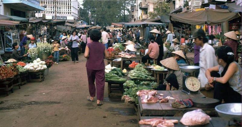 View -             Hình độc về chợ Buôn Ma Thuột hơn 30 năm trước    