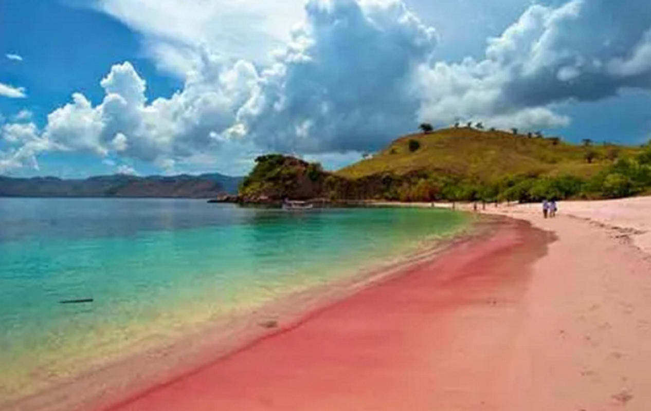 Choáng ngợp 10 bãi biển cát hồng đẹp nhất thế giới
