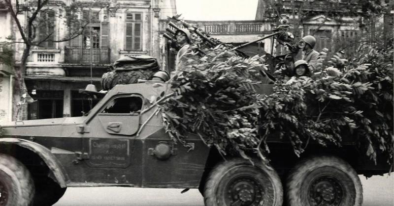 View -             Loạt ảnh quý hơn vàng về Hà Nội năm 1967    