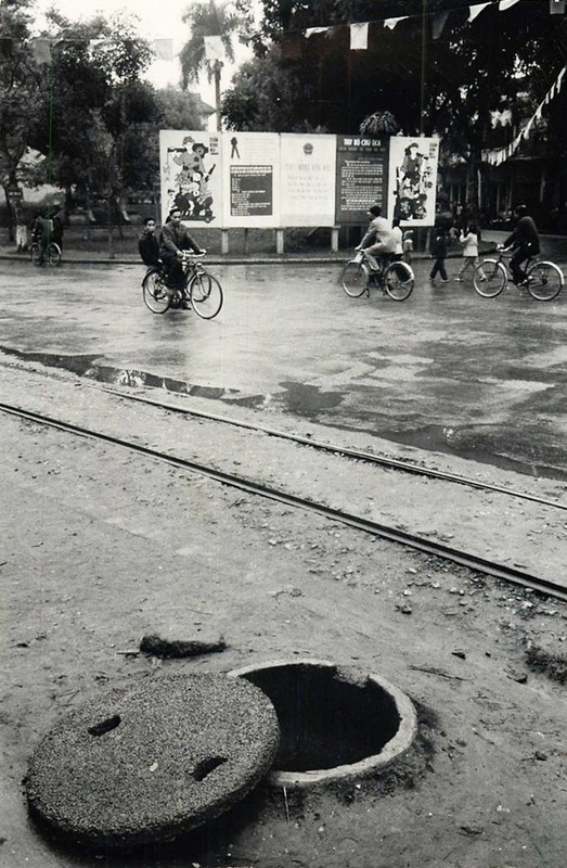 View -             Loạt ảnh quý hơn vàng về Hà Nội năm 1967    