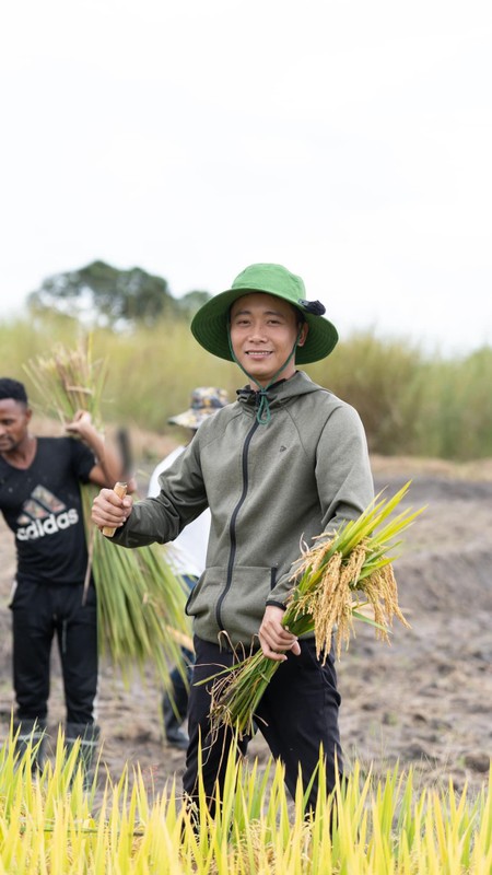 View -             Quang Linh trồng lúa thành công, Bộ trưởng Nông nghiệp Angola đến thăm    