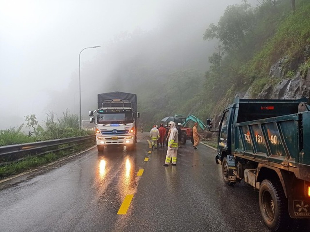 View -             Lở đất 11 người chết ở Hà Giang và loạt vụ sạt lở thương vong lớn    