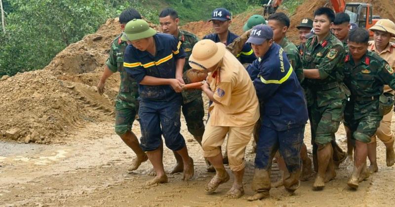             Lở đất 11 người chết ở Hà Giang và loạt vụ sạt lở thương vong lớn    