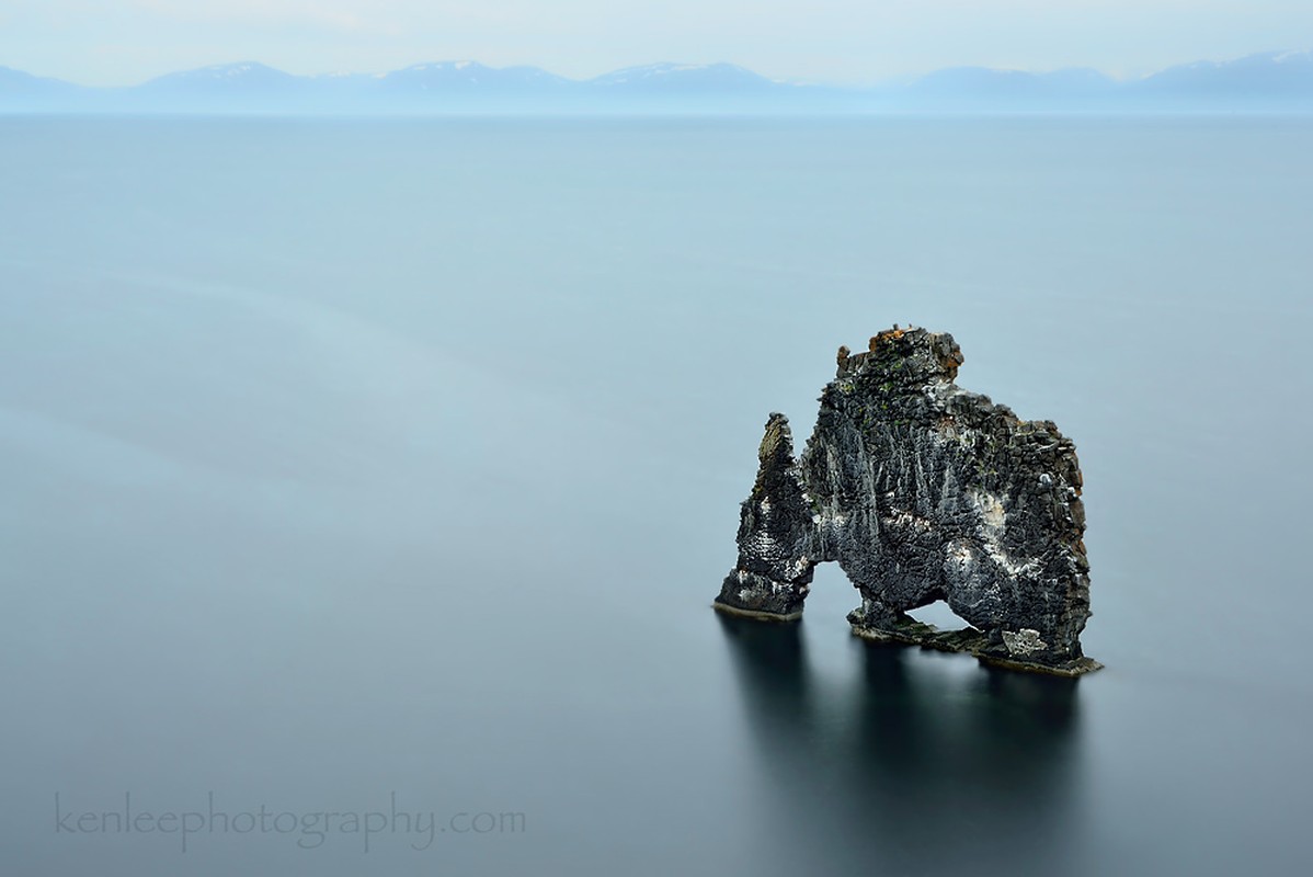 View -             Thú vị khối đá khổng lồ ở Iceland nhìn giống hệt quái thú    