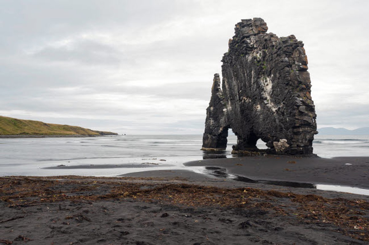             Thú vị khối đá khổng lồ ở Iceland nhìn giống hệt quái thú    