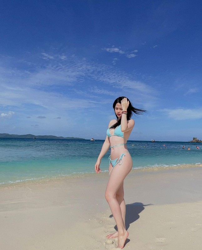 View -             Du lịch Thái Lan, bạn gái cũ Quang Hải diện bikini cực nuột    