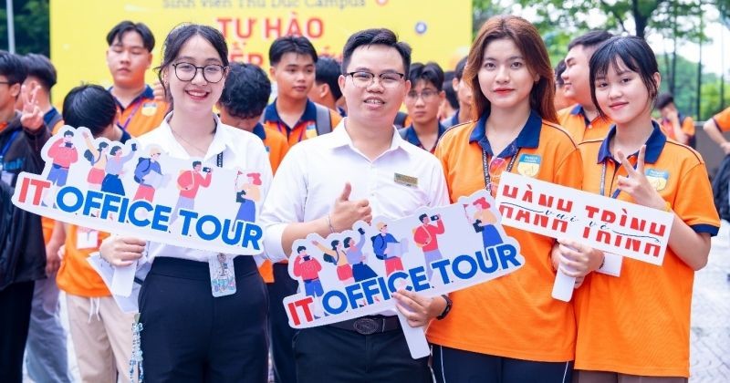 View -             Hành trang bài bản, sinh viên Công nghệ thông tin HUTECH được doanh nghiệp ưu tiên tuyển dụng    