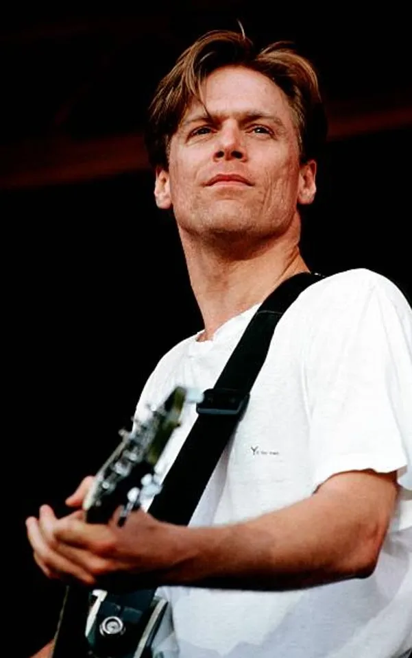 View -             Bryan Adams: Máy tính đã thay đổi Rock    