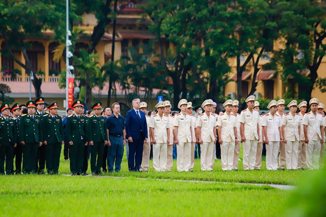 View -             VIDEO: Xúc động Lễ treo cờ rủ Quốc tang Tổng Bí thư Nguyễn Phú Trọng    