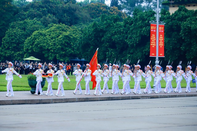 View -             VIDEO: Xúc động Lễ treo cờ rủ Quốc tang Tổng Bí thư Nguyễn Phú Trọng    