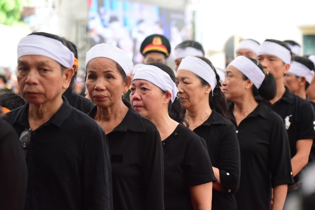 View -             VIDEO: Người dân không kìm được nước mắt viếng Tổng Bí thư Nguyễn Phú Trọng tại quê nhà    