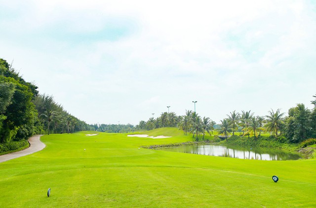 View -             Giải Golf 'Tôi yêu Việt Nam' lần 2-2024: 2 giải thưởng Hole in One gần 5 tỉ đồng    